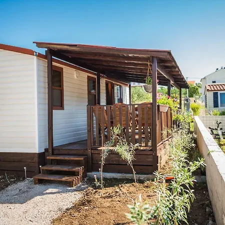 Mobile Lovre Blaz Holiday park Pakostane