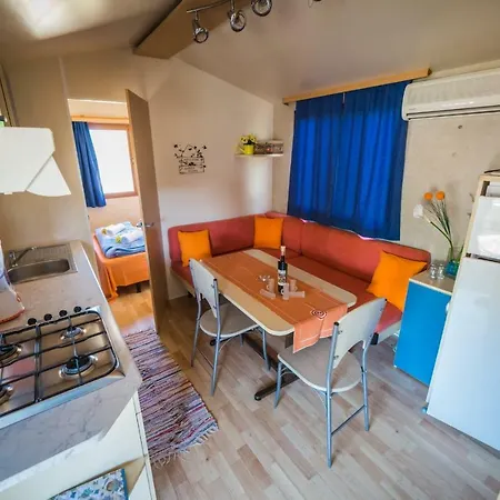 Mobile Lovre Blaz Holiday park 3*