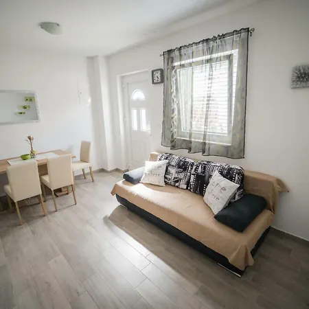 Holiday park Mobile Lovre Blaz Pakostane